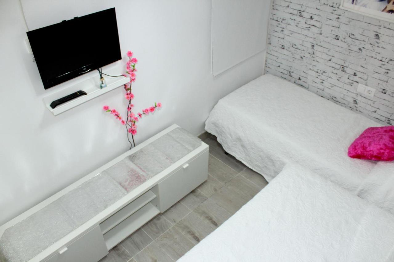Apartamento Cosmo Grey L'Hospitalet de Llobregat Exterior foto